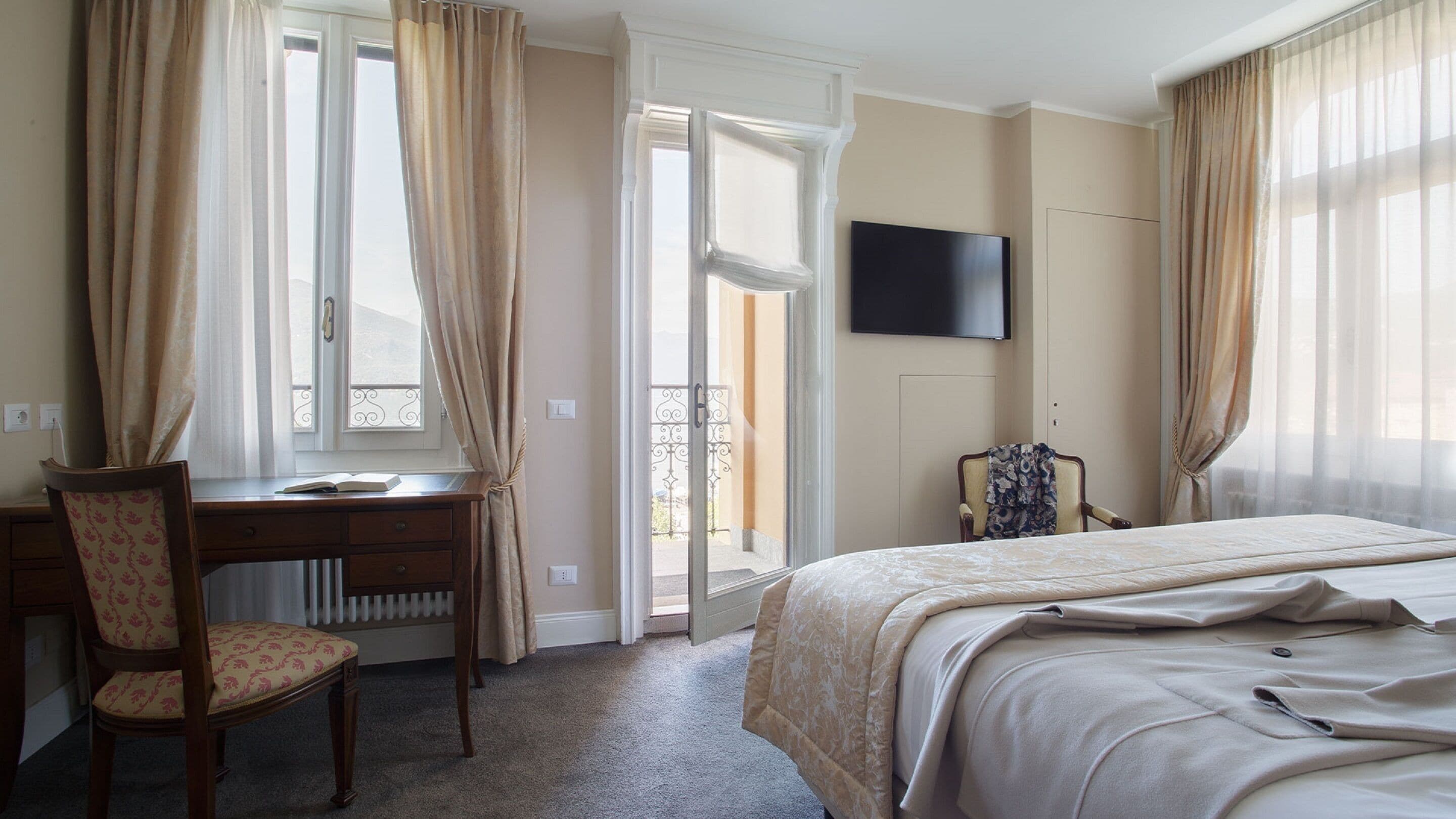 豪華客房, 湖景 | 迷你吧、客房內保險箱、書桌、隔音