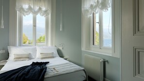 Luxury Suite, Lake View