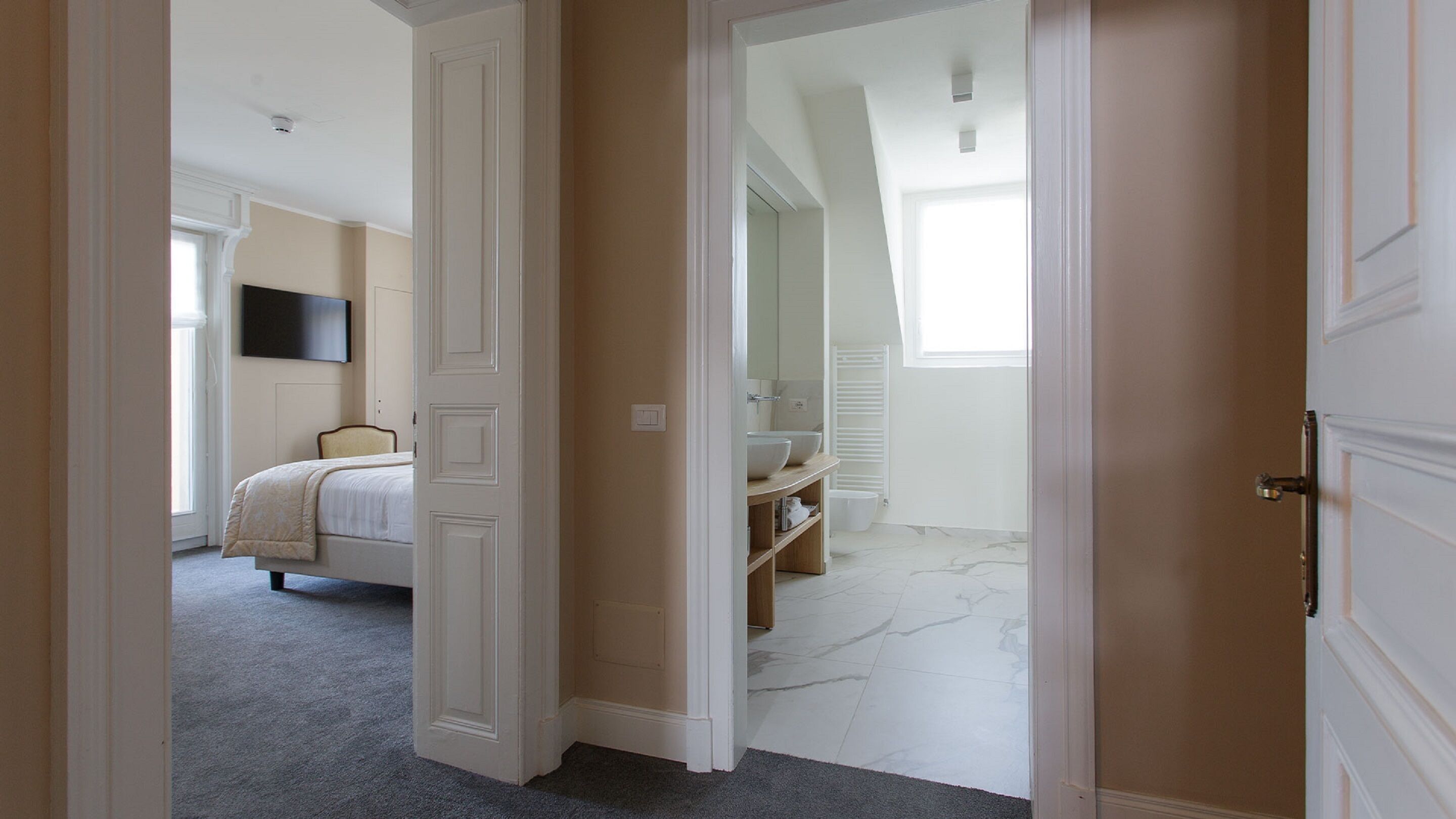 minibar, in-room safe, desk, soundproofing