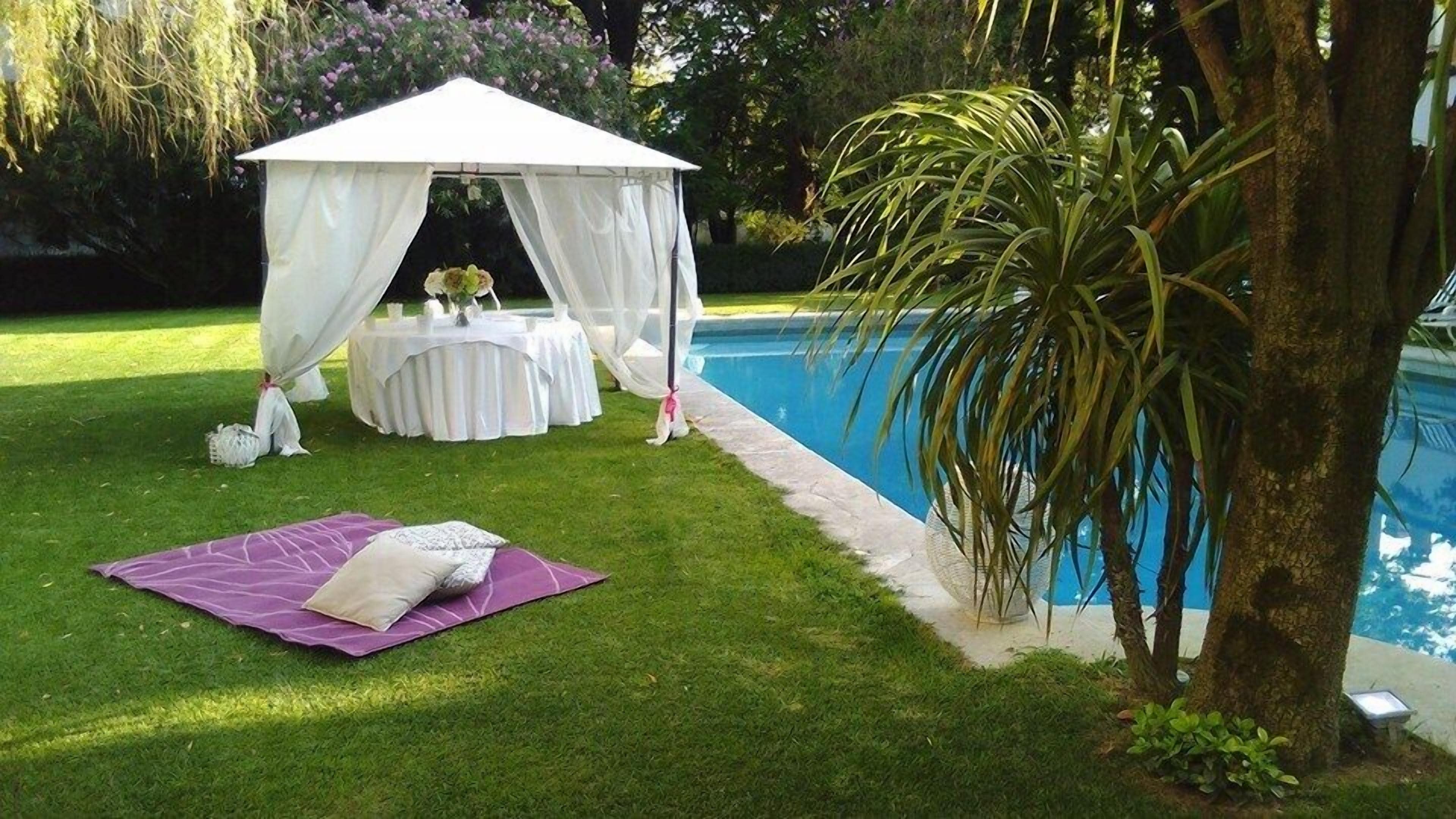 outdoor banquet area