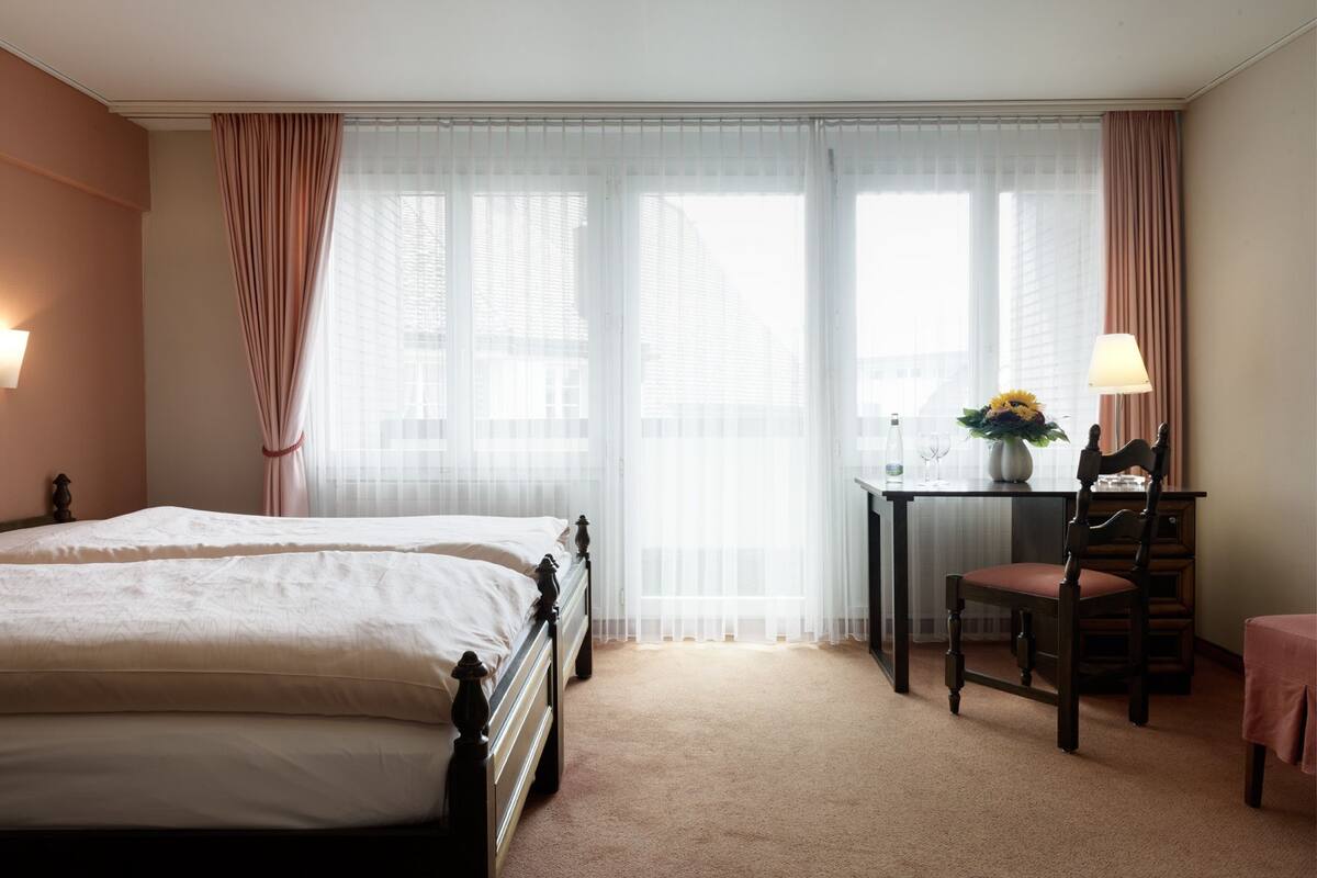 Kamar Double Standar | Brankas, tempat tidur lipat/tambahan, Wi-Fi gratis, dan seprai linen
