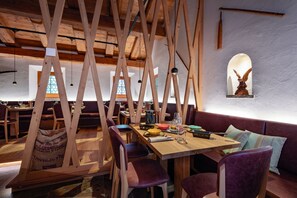 2 restaurants servant le petit déjeuner