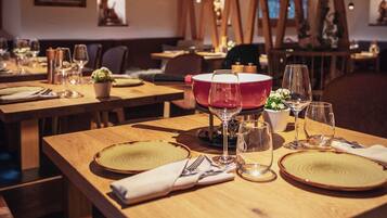 2 Restaurants; Frühstück, Mittagessen und Abendessen werden serviert