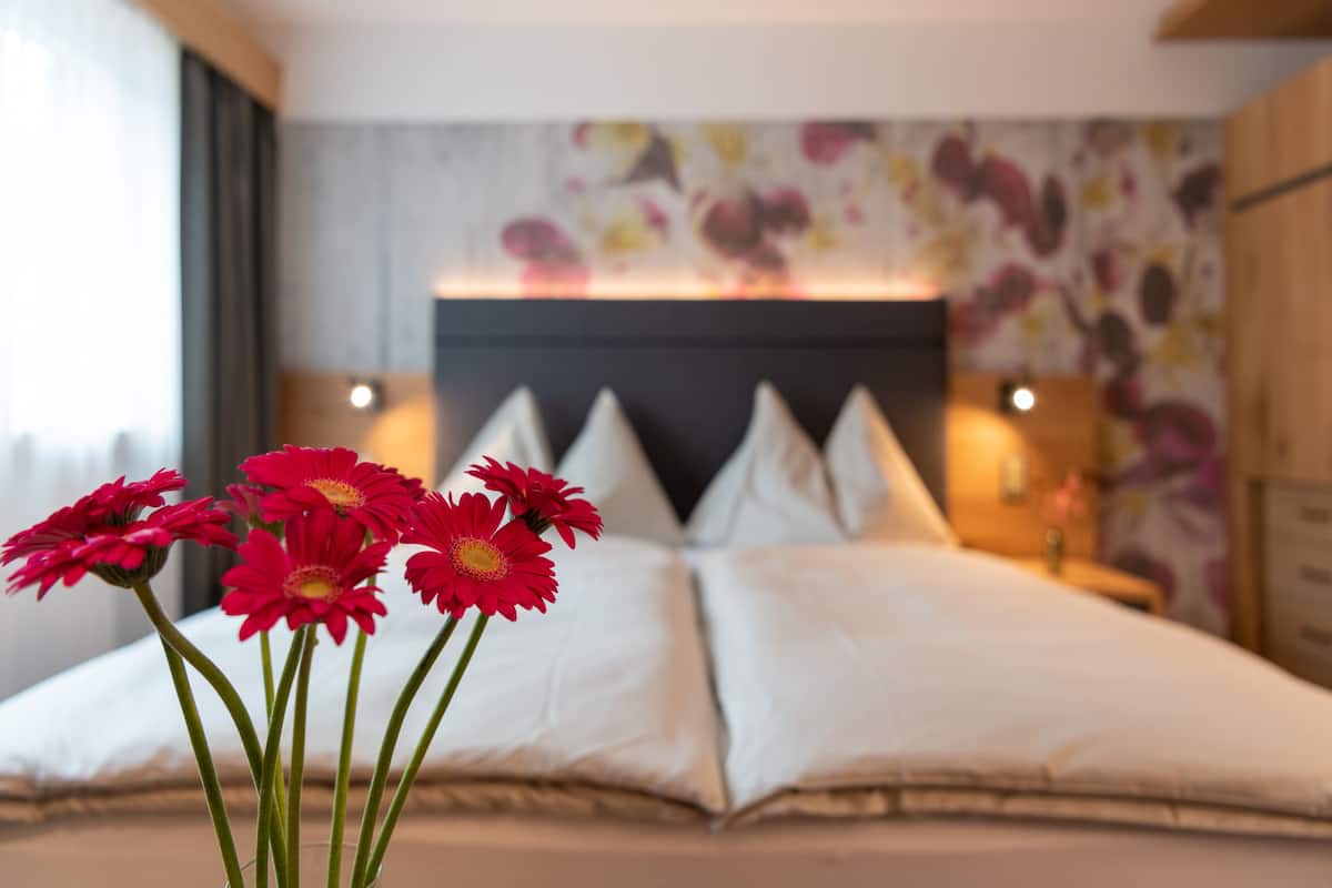 comfort double room | 1 bedroom, hypo-allergenic bedding, free minibar, in-room safe
