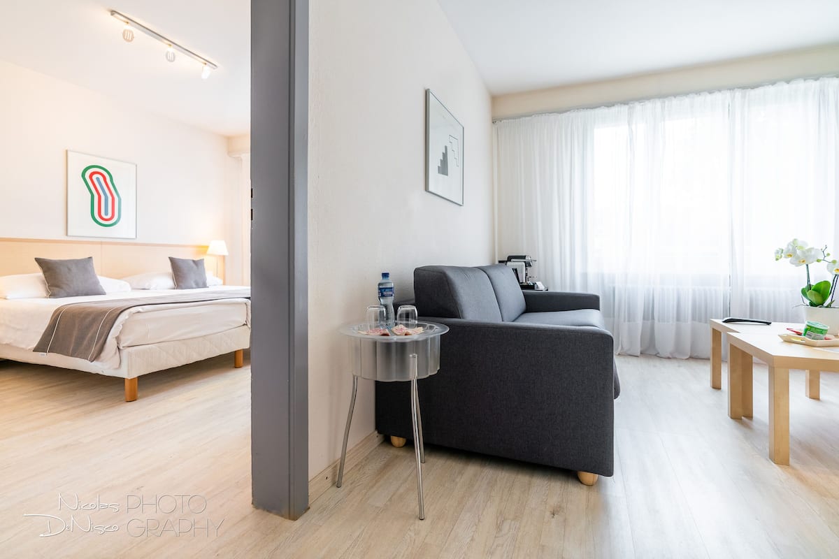 Suite | Luxe beddengoed, een bureau, een laptopwerkplek, gratis wifi