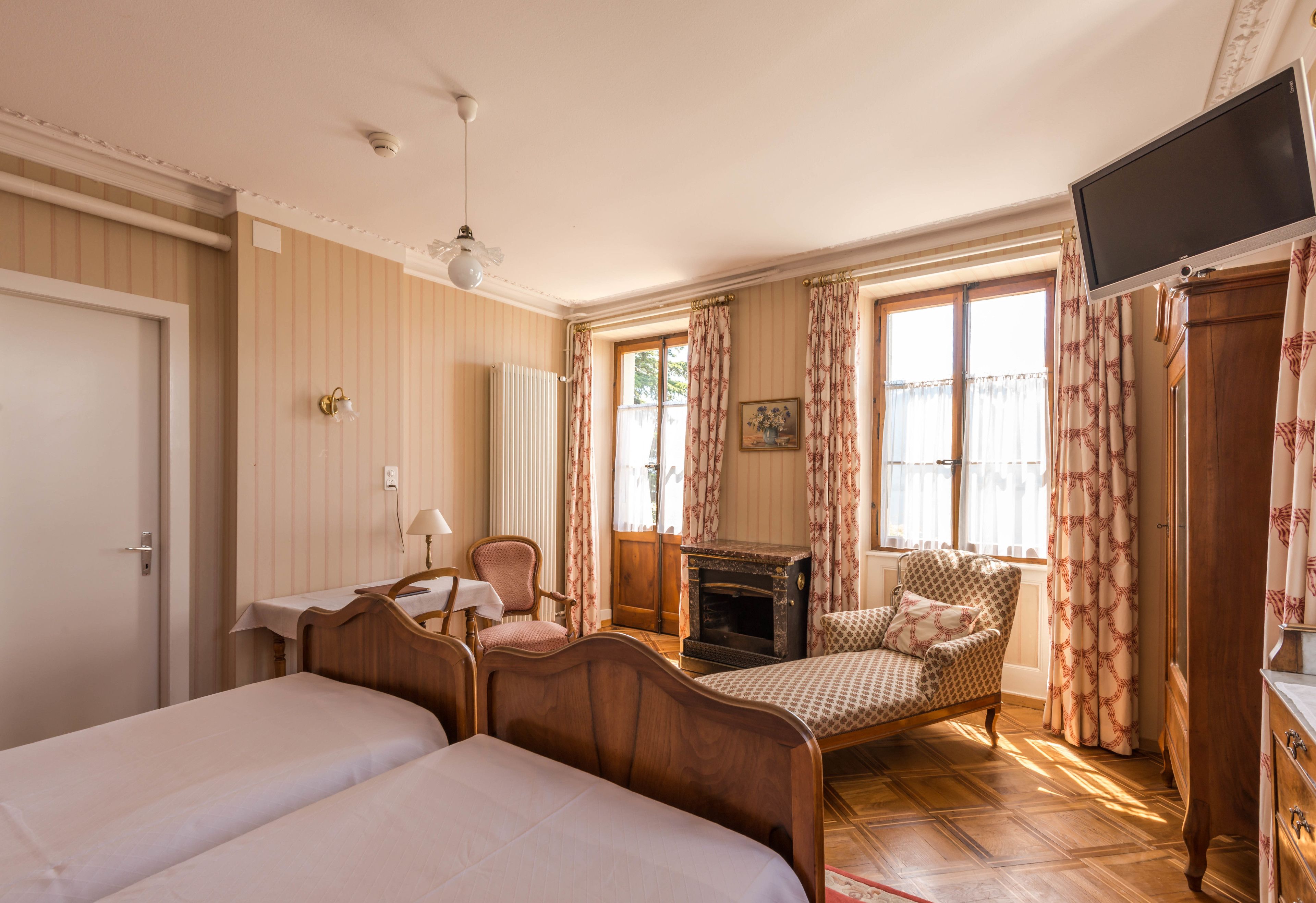 superior double room | premium bedding, minibar, in-room safe, desk