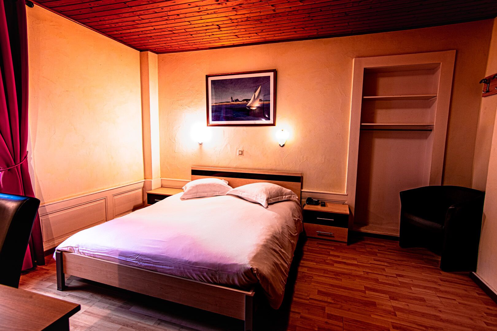 economy double or twin room | desk, laptop workspace, iron/ironing board, free cots/infant beds