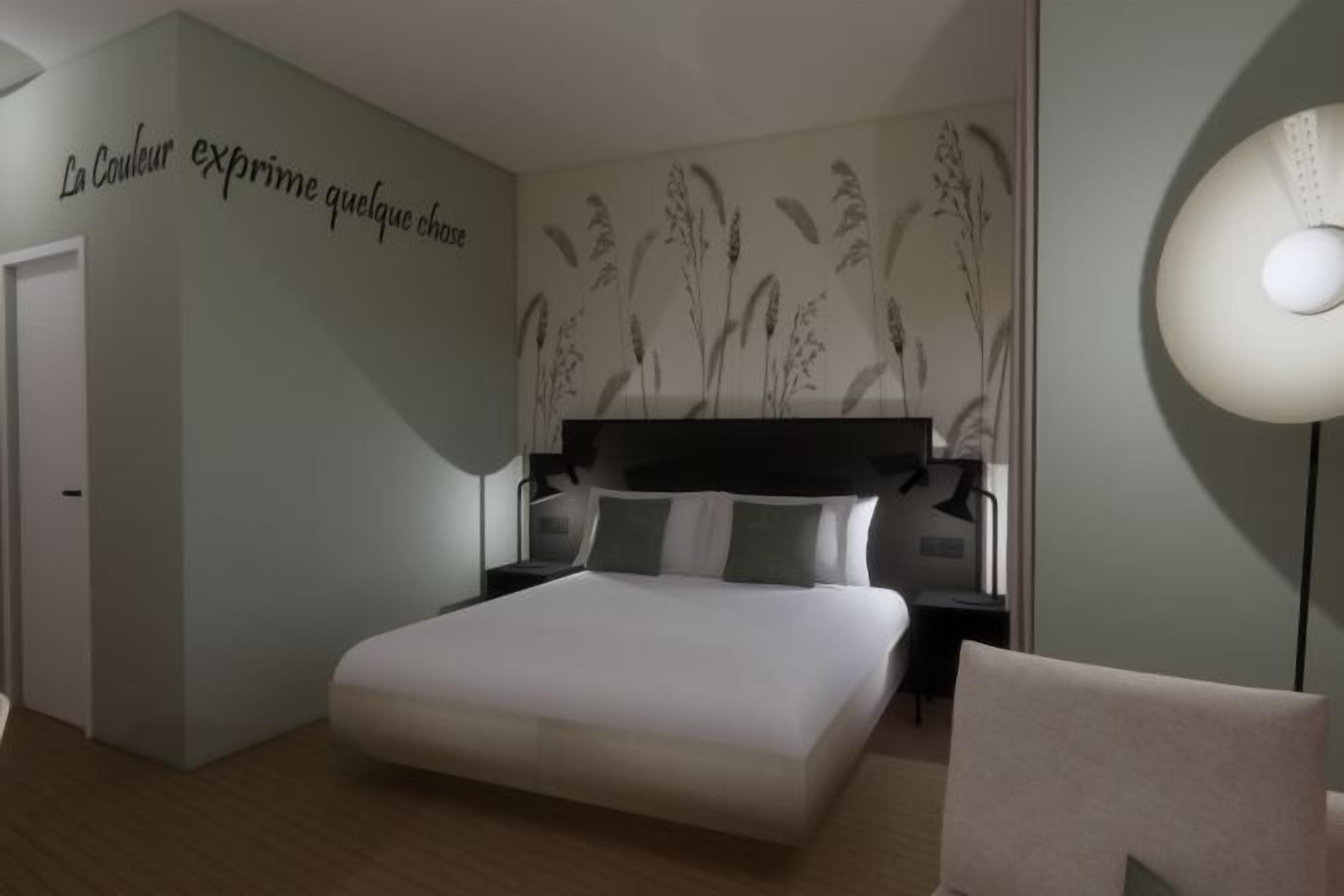 In-room safe, desk, free WiFi, bed sheets
