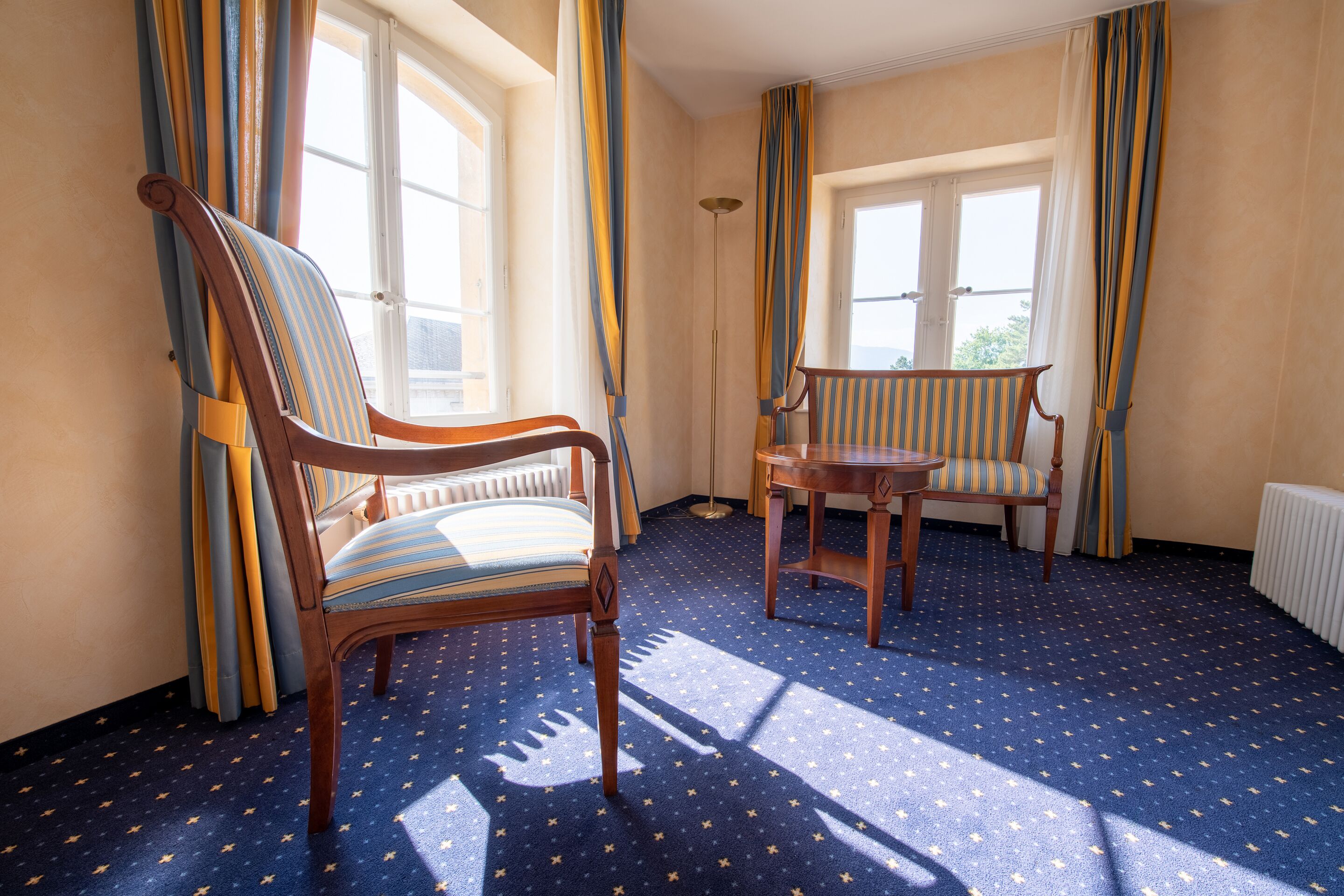 traditional suite | living area | plasma tv