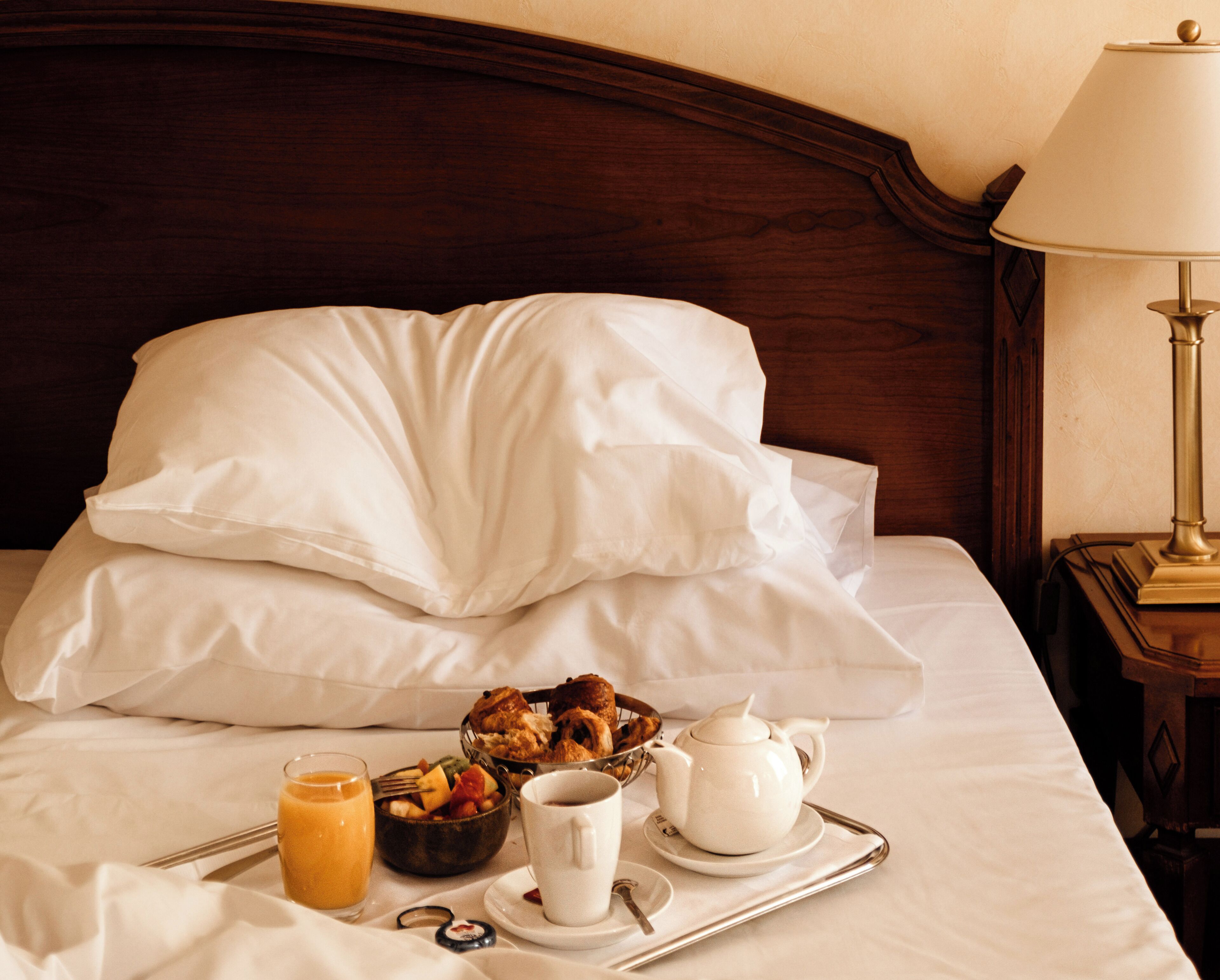 traditional room | 1 bedroom, in-room safe, desk, free cots/infant beds