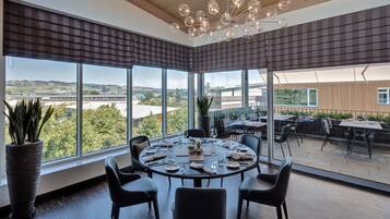 2 Restaurants, Mittagessen, Abendessen, lokale KĂŒche