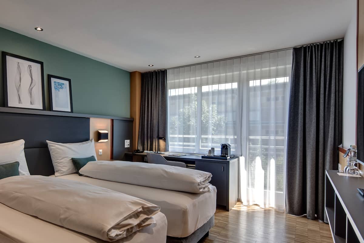 1 bedroom, hypo-allergenic bedding, minibar, in-room safe