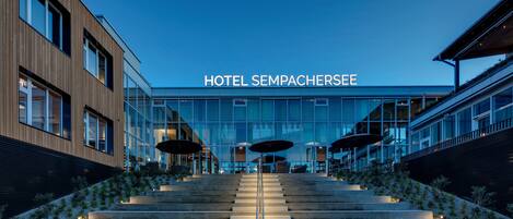 Façade de l’hébergement - soirée/nuit