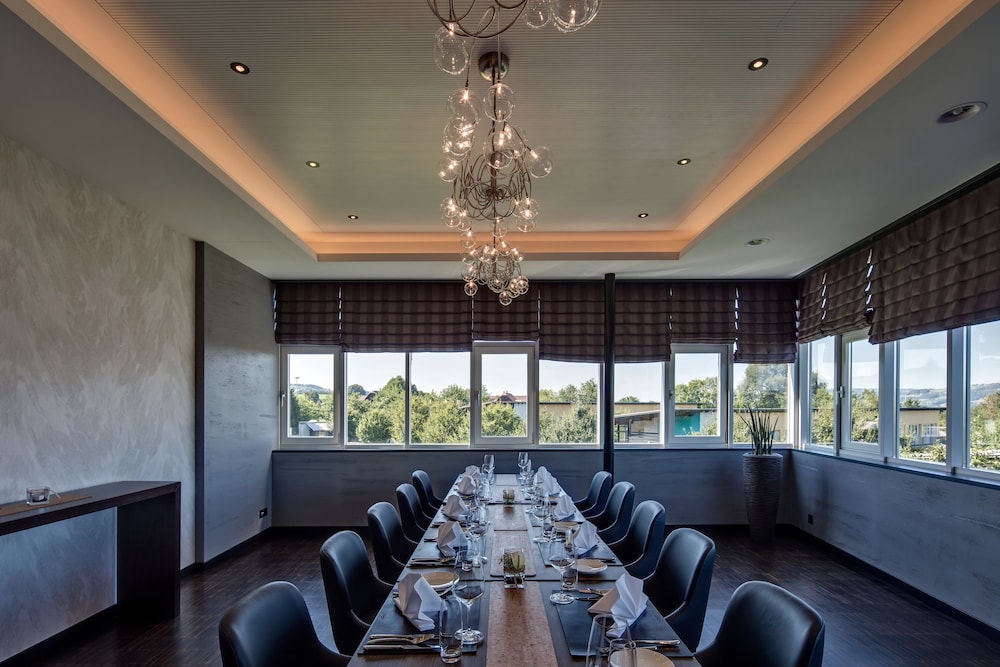 Hotel & Conference Center Sempachersee by null