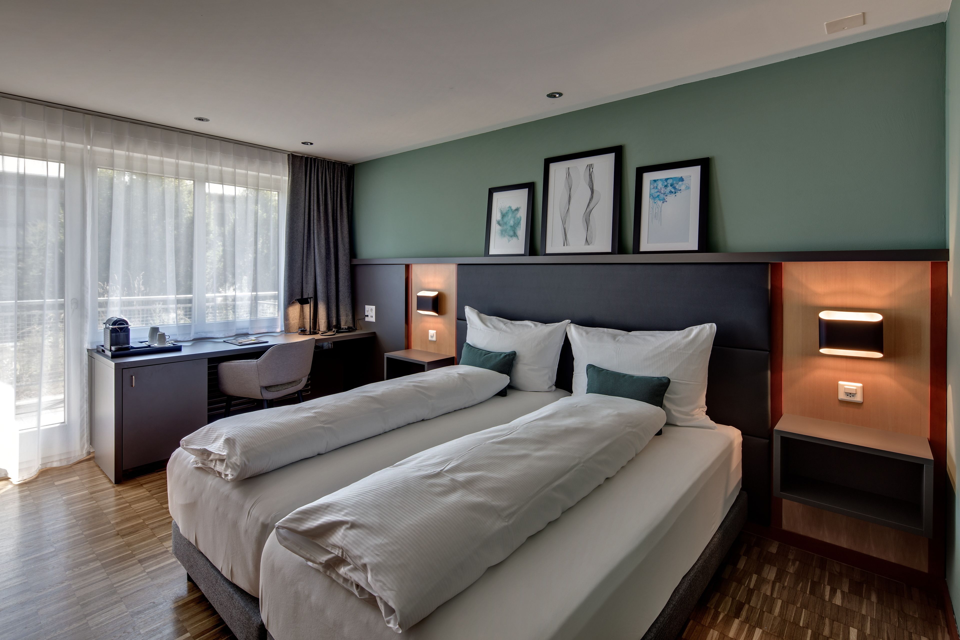 1 bedroom, hypo-allergenic bedding, minibar, in-room safe