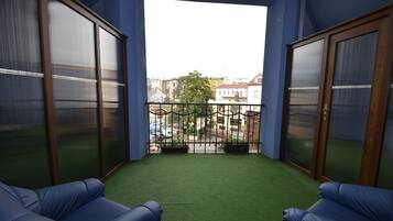 ห้องจูเนียร์, วิวเมือง | ลานระเบียง/นอกชาน