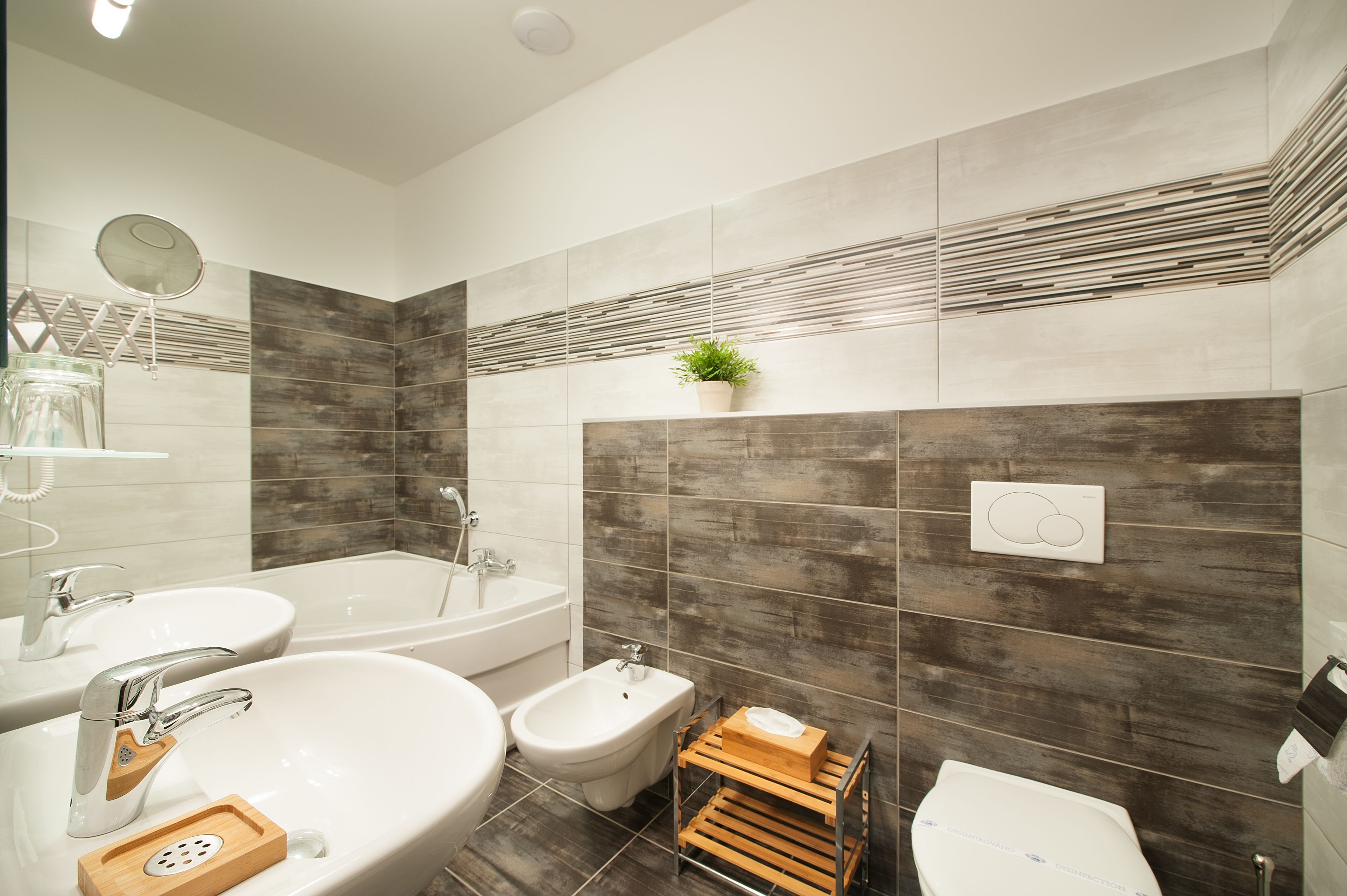 exclusive suite | bathroom | free toiletries, hair dryer, towels, soap