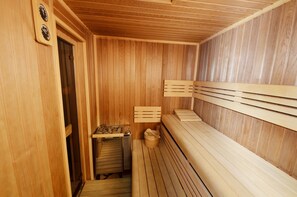 Turkish bath/hammam, sports massages, 2 treatment rooms, massages