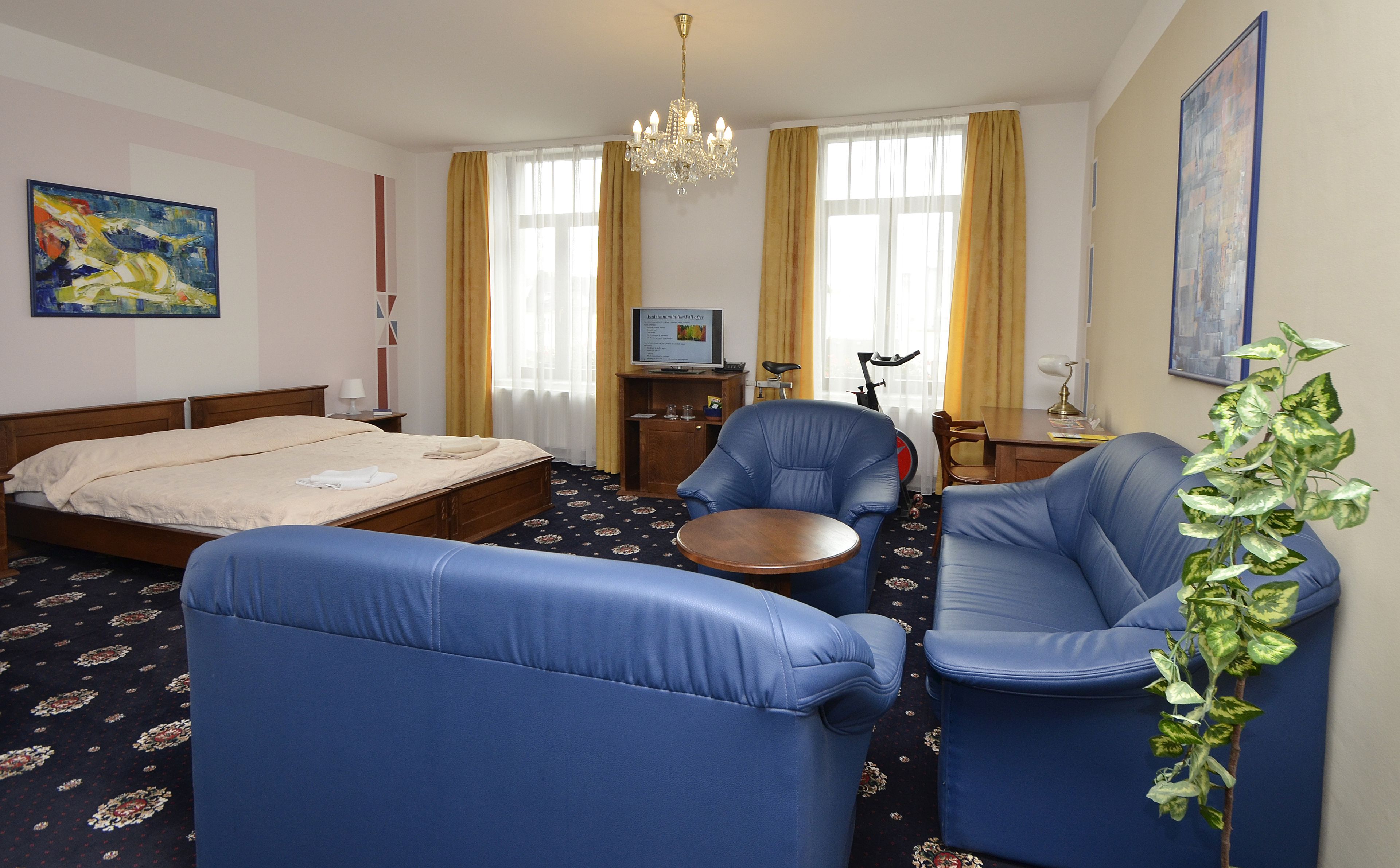 junior room, city view | 1 bedroom, hypo-allergenic bedding, memory-foam beds, in-room safe