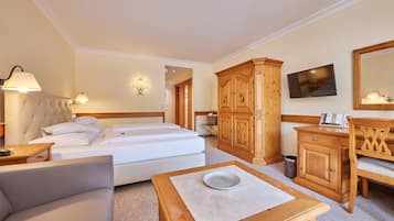 1 bedroom, in-room safe, individually furnished, desk