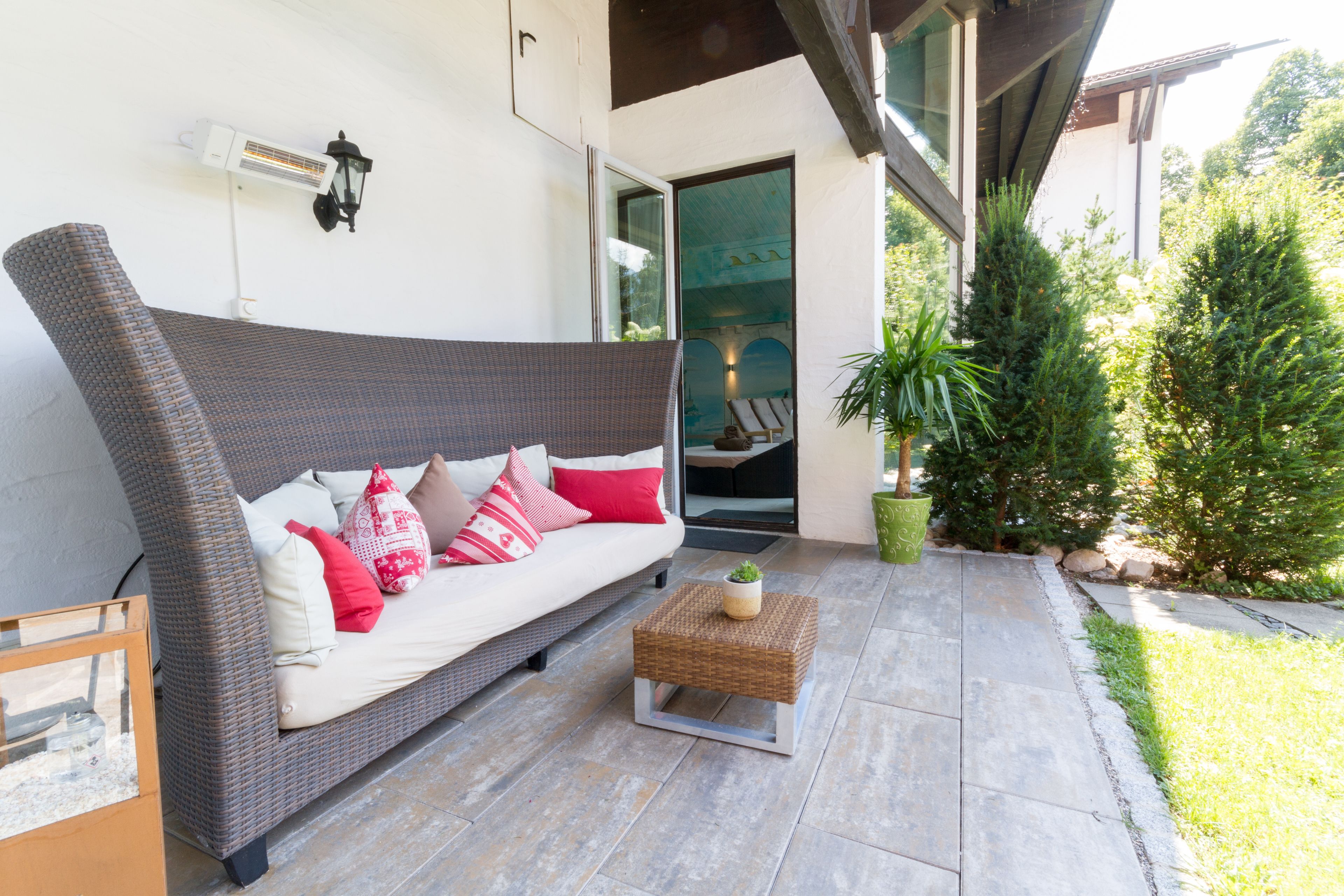 couples treatment room(s), sauna, hot tub, steam room, body treatments