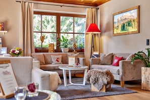 Lobby lounge - Hotel Zugspitze (Garmisch-Partenkirchen)