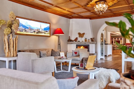 Salón en el vestíbulo. Hotel Zugspitze
