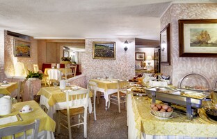 Buffet breakfast for a fee on weekends