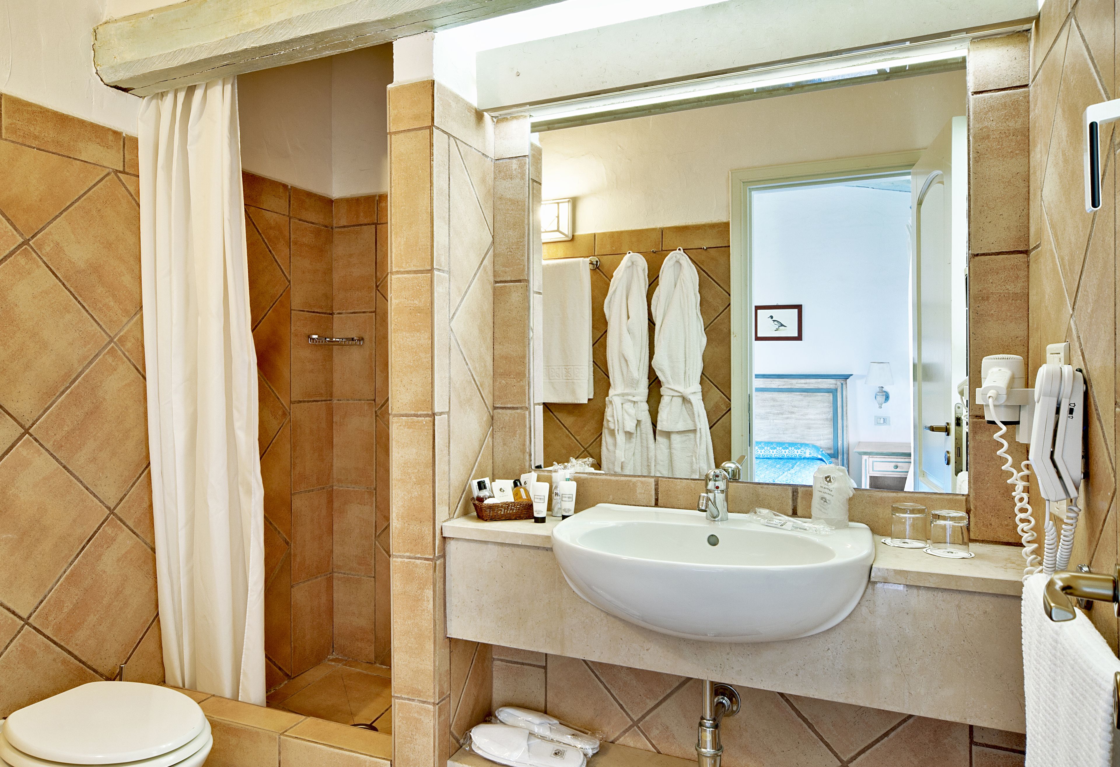 superior double room | bathroom | shower, free toiletries, hair dryer, bidet