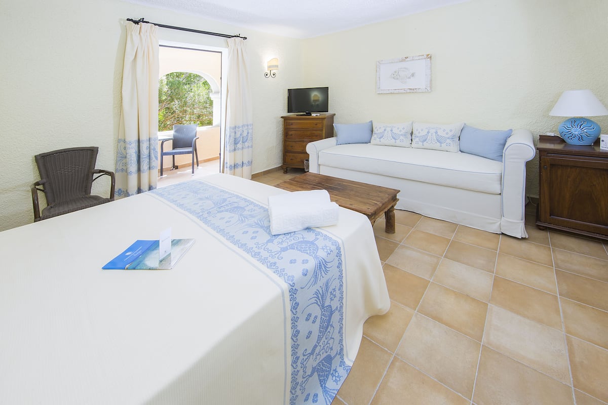 junior suite | premium bedding, memory-foam beds, minibar, in-room safe