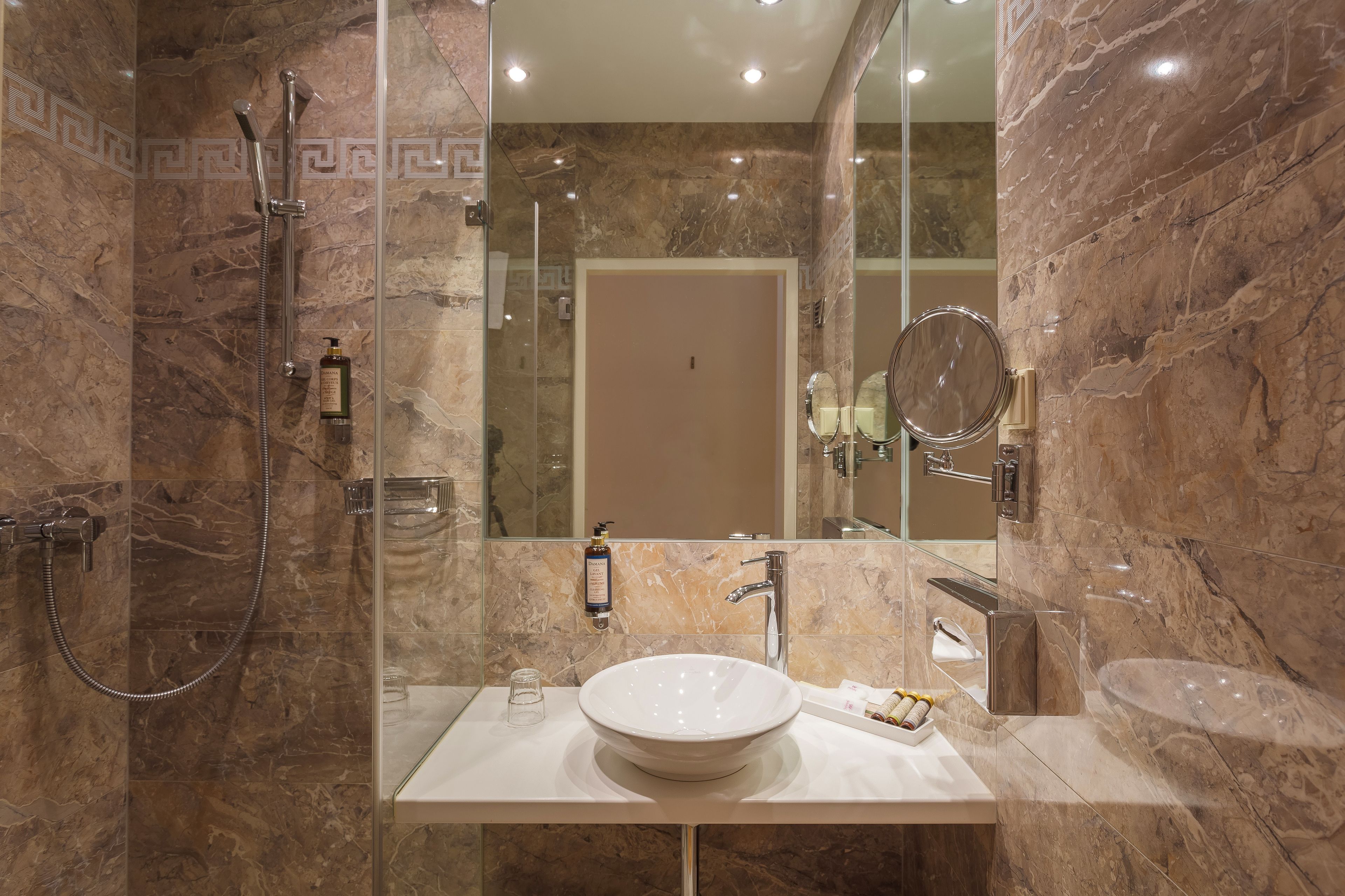 standard single room | bathroom | free toiletries, hair dryer, towels, soap