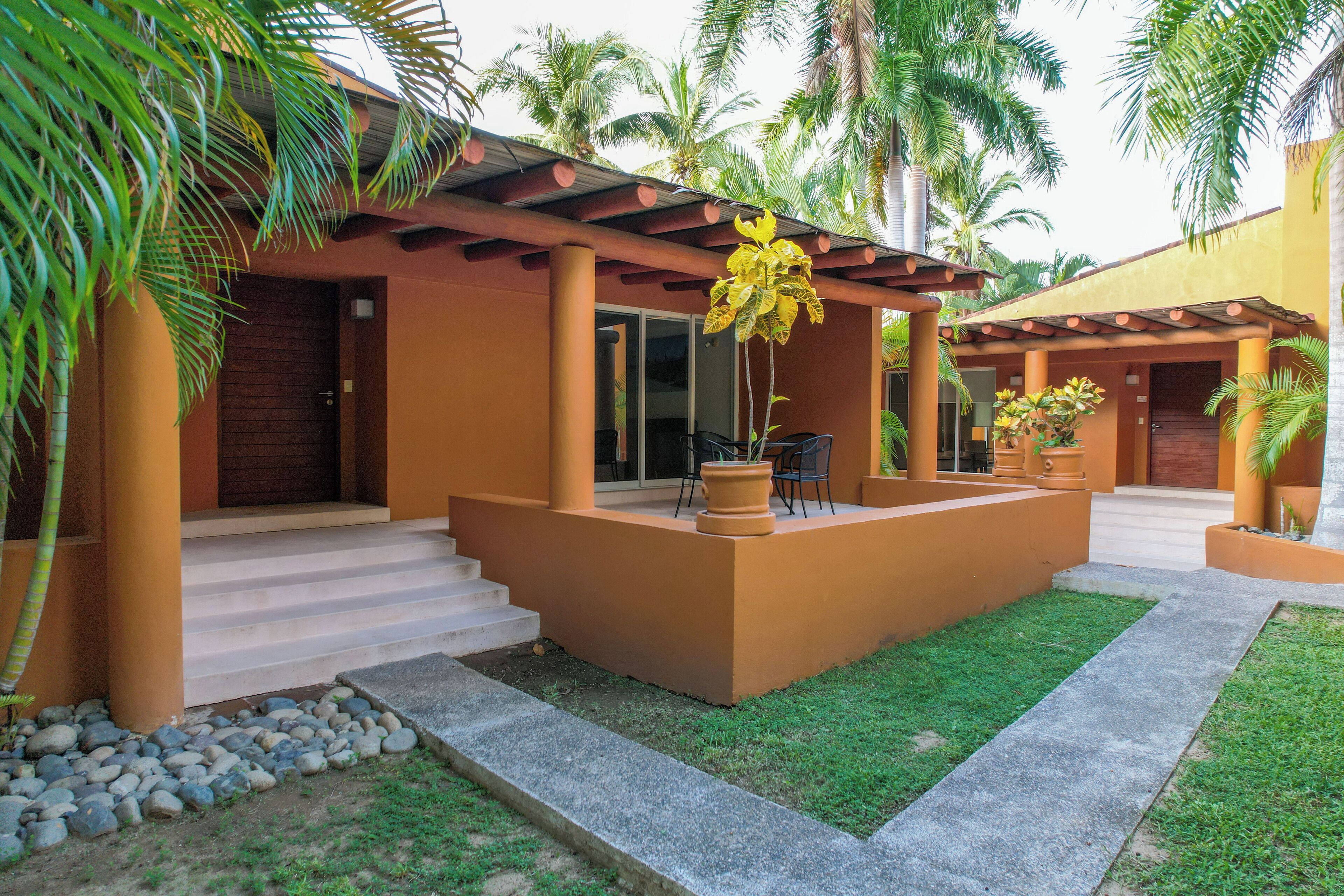 Desk, blackout drapes, free WiFi, bed sheets