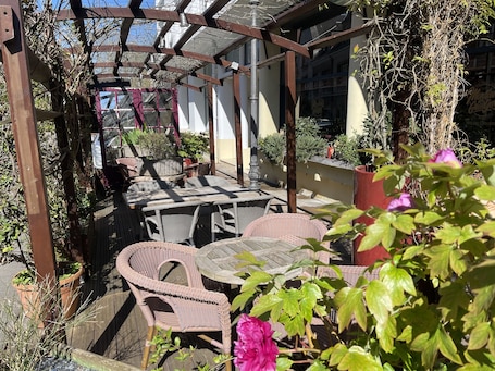 ํ
๋ผ์ค/ํํฐ์ค