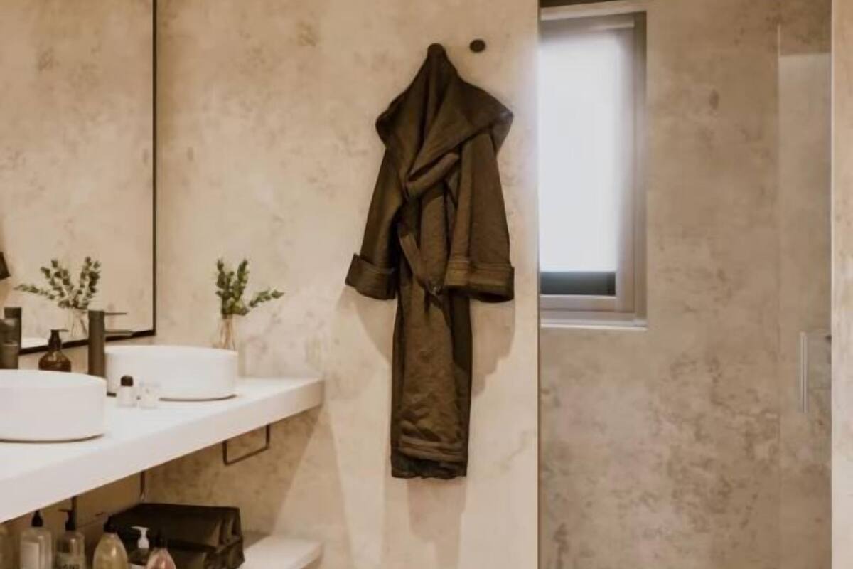 Çevre dostu banyo/kozmetik ürünleri, saç kurutma makinesi, terlik