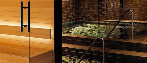 Sauna, steam room, sports massages, massages