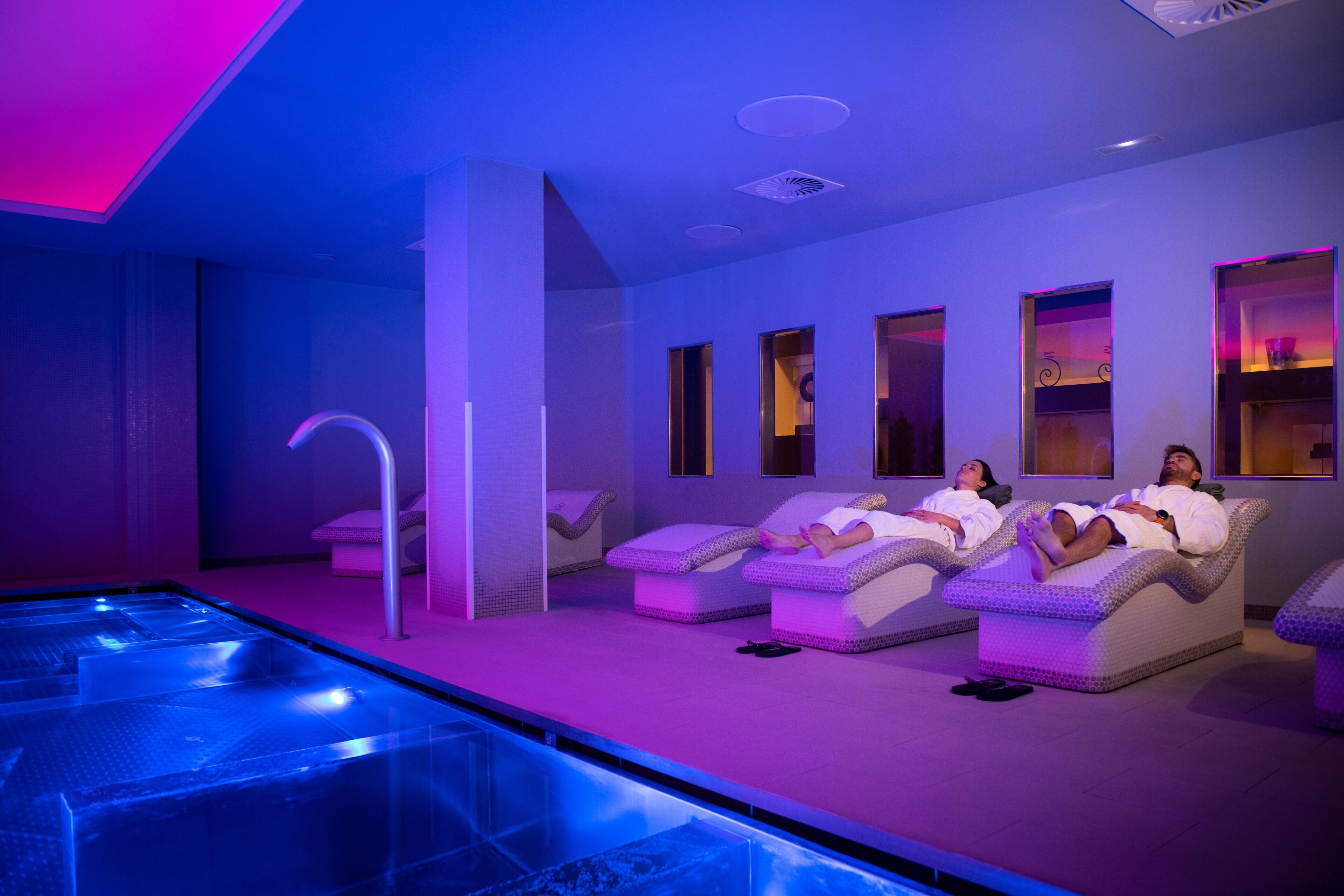 couples treatment room(s), sauna, hot tub, steam room