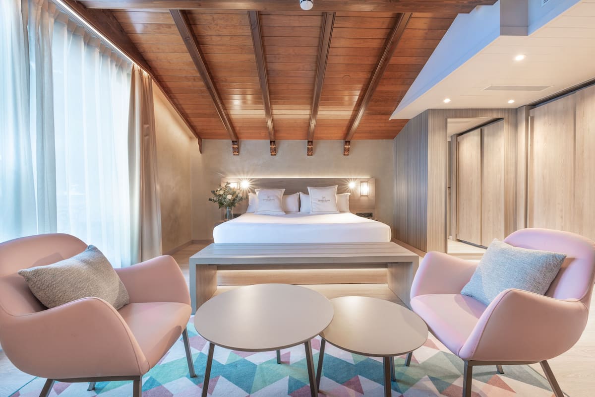 penthouse superior | 1 bedroom, hypo-allergenic bedding, down duvets, memory-foam beds