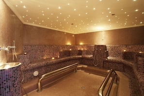 Couples treatment room(s), sauna, hot tub, steam room