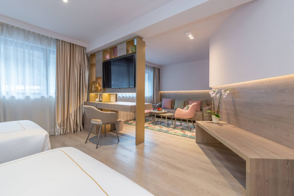 deluxe double room | 1 bedroom, hypo-allergenic bedding, down duvets, memory-foam beds