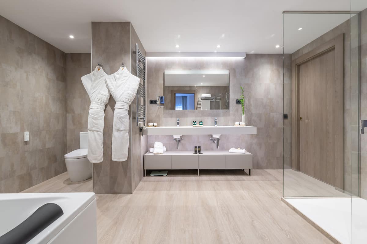 shower, free toiletries, hair dryer, bathrobes