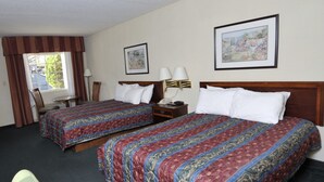 Premium bedding, blackout drapes, iron/ironing board, WiFi (free) - Hotel Aiken (Aiken)