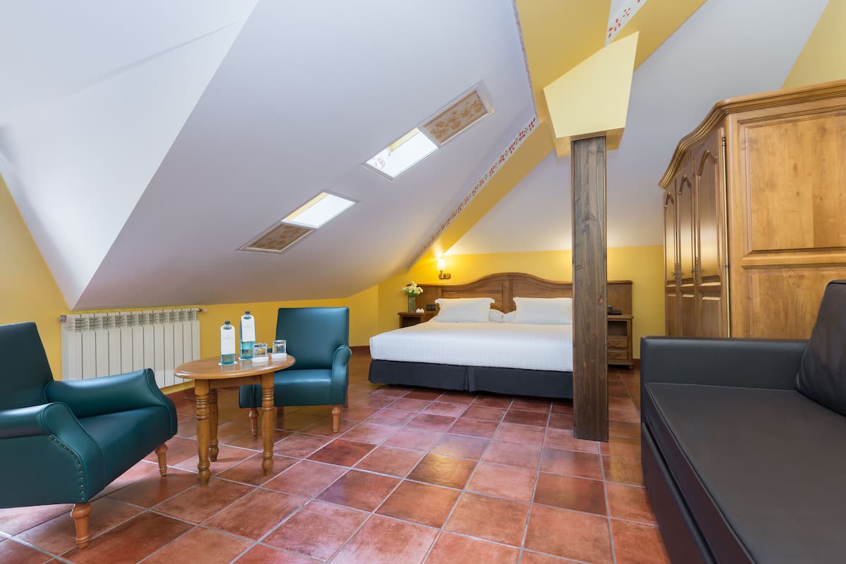 down duvets, minibar, in-room safe, desk