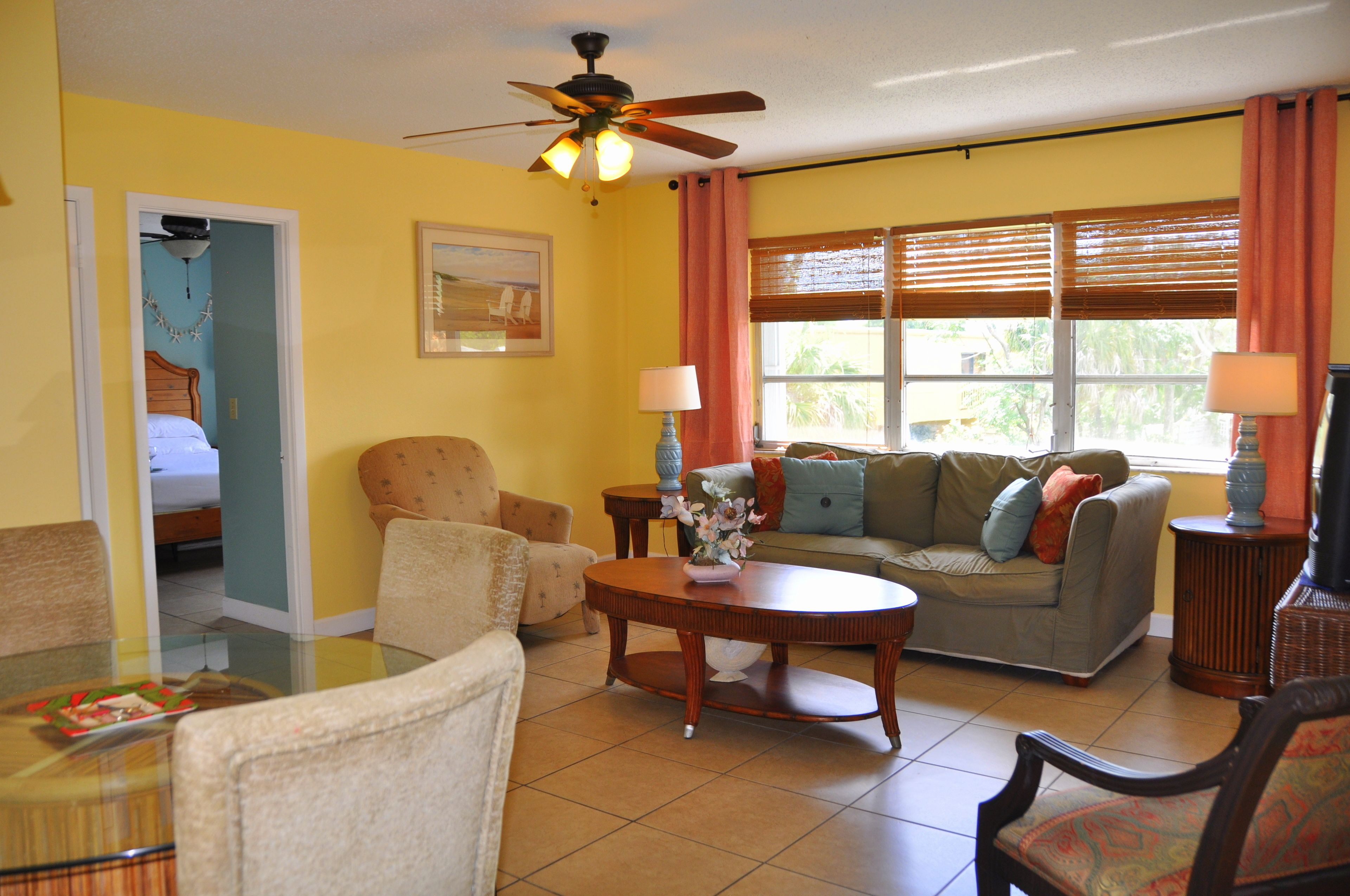 Suite, 1 slaapkamer | Woonkamer | Flatscreentelevisie