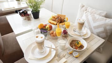 Desayuno bufé gratuito y diario