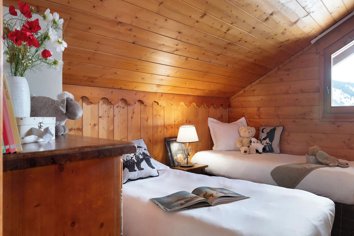 Superior-Apartment, 3 Schlafzimmer | Bügeleisen/Bügelbrett, WLAN, Bettwäsche