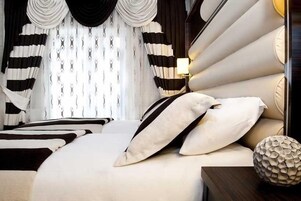 Habitación estándar | Minibar, caja fuerte, escritorio y sistema de insonorización