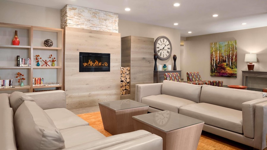 Country Inn & Suites by Radisson, Duluth North, MN
