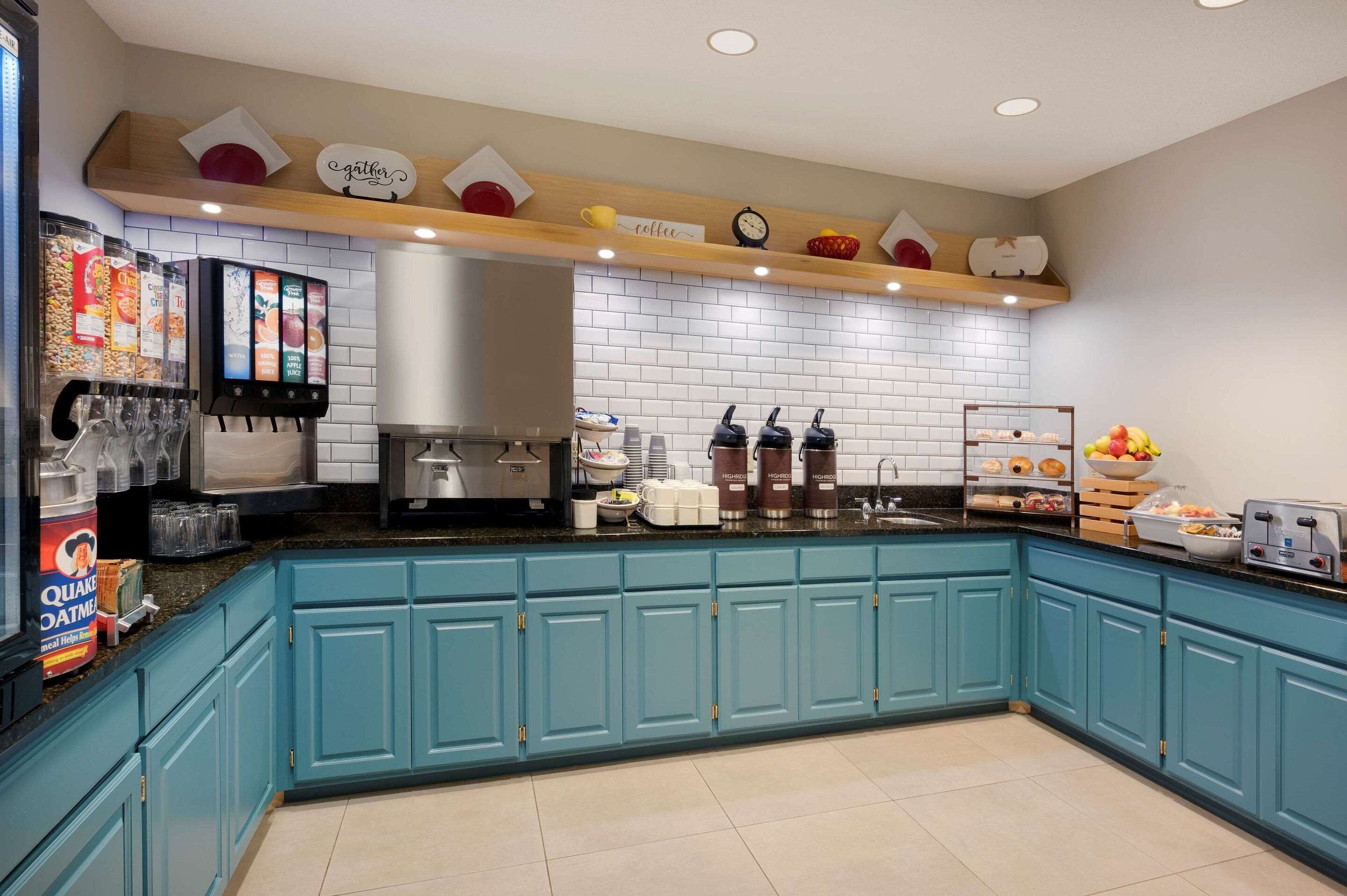 free daily continental breakfast