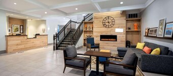 คันทรี อินน์ แอนด์ สวีทส์ บาย แรดิสัน อัลเบิร์ตวิลล์ ใกล้ เอาท์เล็ท มอลล์