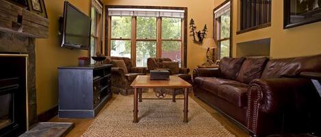 Televisión de pantalla plana, chimenea